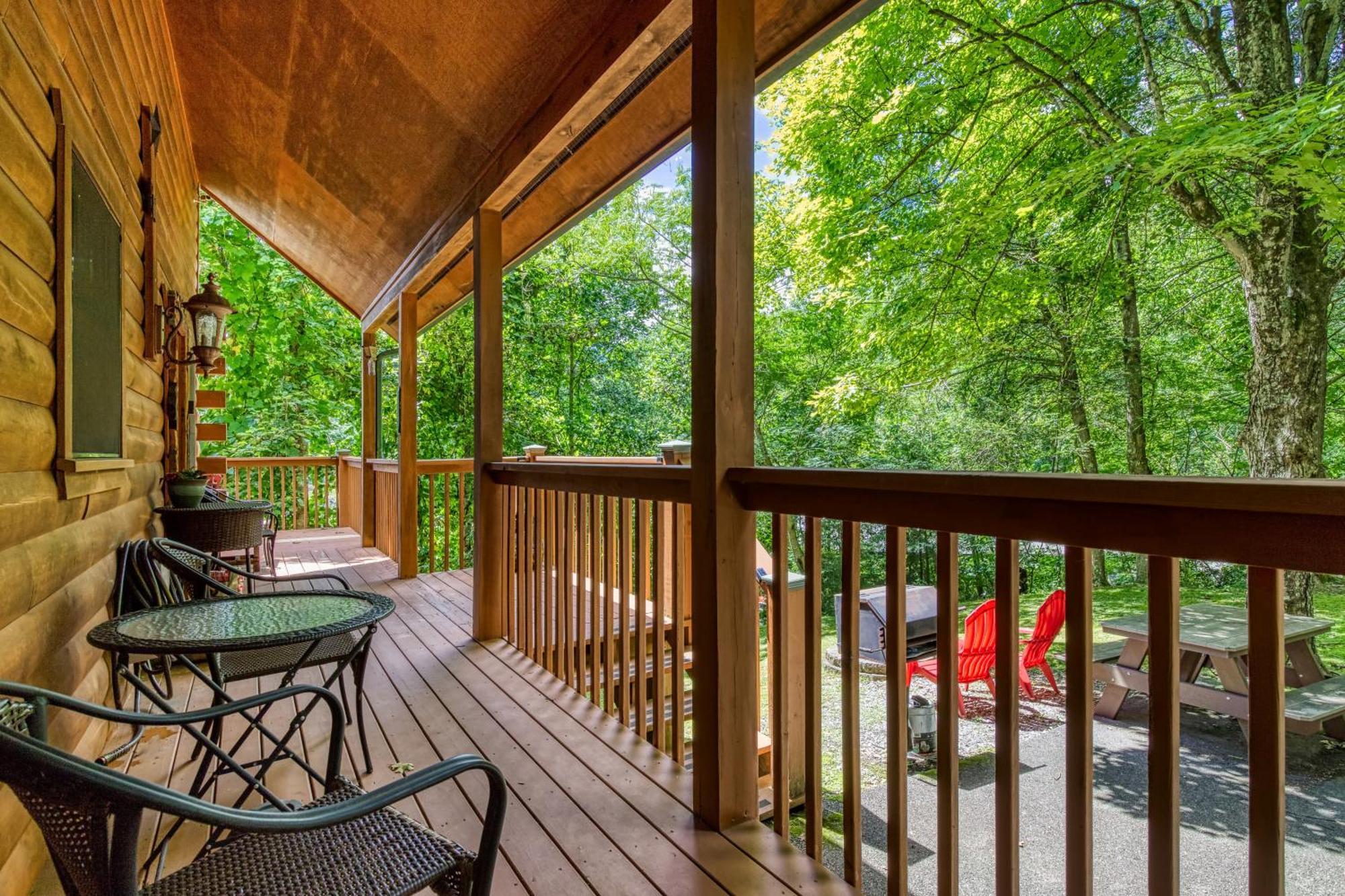 Magical Moments, Hot Tub, Wifi, 1089 Free Tickets Each Paid Day, Dollywood And More Gatlinburg Exterior foto