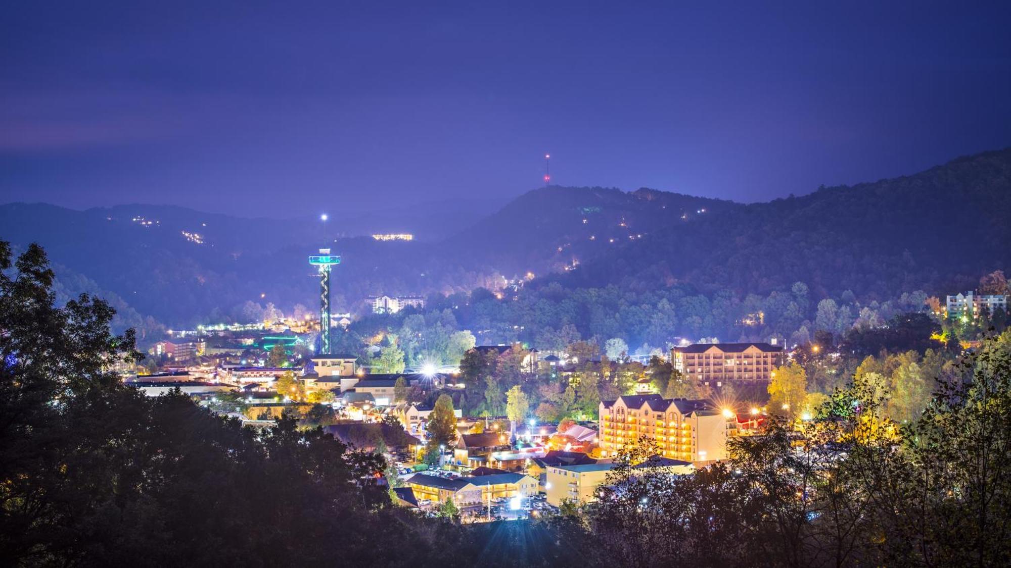 Magical Moments, Hot Tub, Wifi, 1089 Free Tickets Each Paid Day, Dollywood And More Gatlinburg Exterior foto